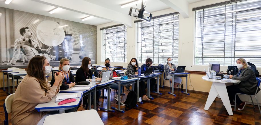 Seminário de estudos e formação continuada