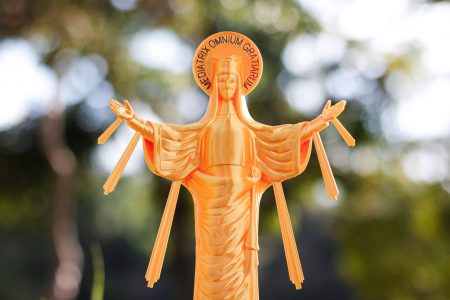 Coroação de Nossa Senhora Medianeira: um convite à fé e à devoção