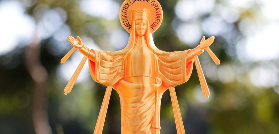 Coroação de Nossa Senhora Medianeira: um convite à fé e à devoção