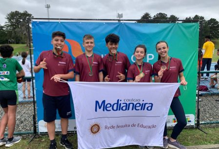 Estudantes do Medianeira Brilham na IV Copa Escolar